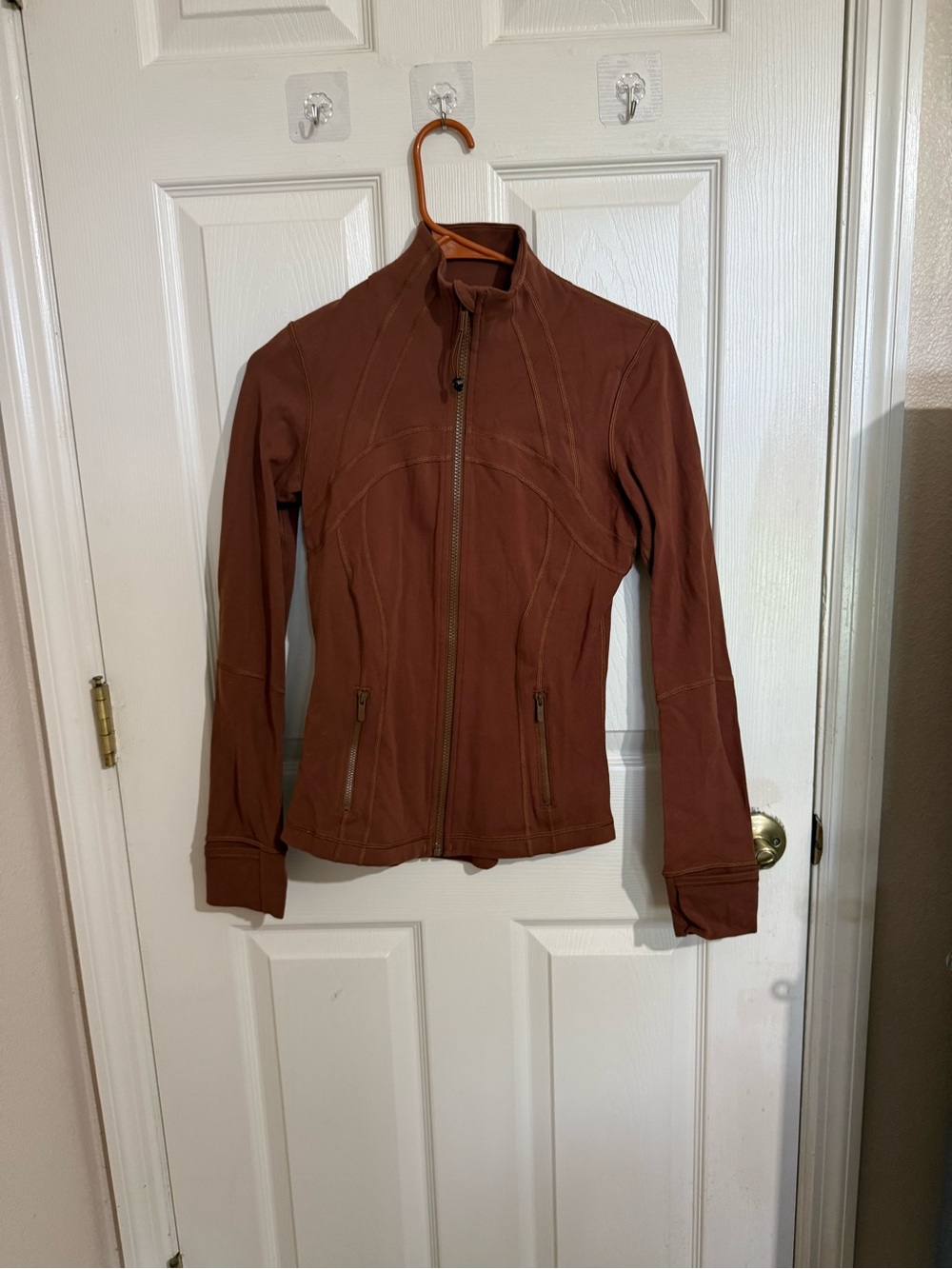 Woman’s size 4 Lululemon Define Bomber Jacket in Roasted Brown - Picture 4 of 12